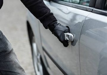 27 Unlocked Vehicles Burglarized